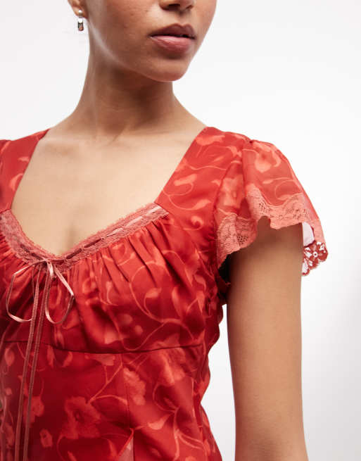 Reclaimed Vintage - Vestito lungo godet rosso a fiori con volant e spacchi, 2 di 4