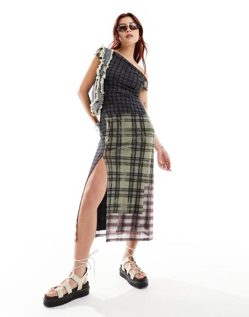 Reclaimed Vintage - Vestito senza maniche in rete con stampa a quadri misti, 4 di 4