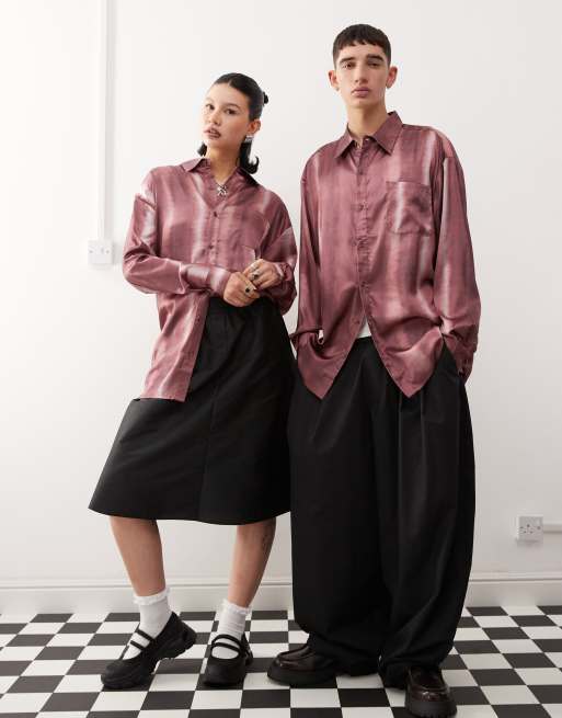 Reclaimed Vintage – Vinröd, batikmönstrad skjorta i satin och oversize, 3 av 4