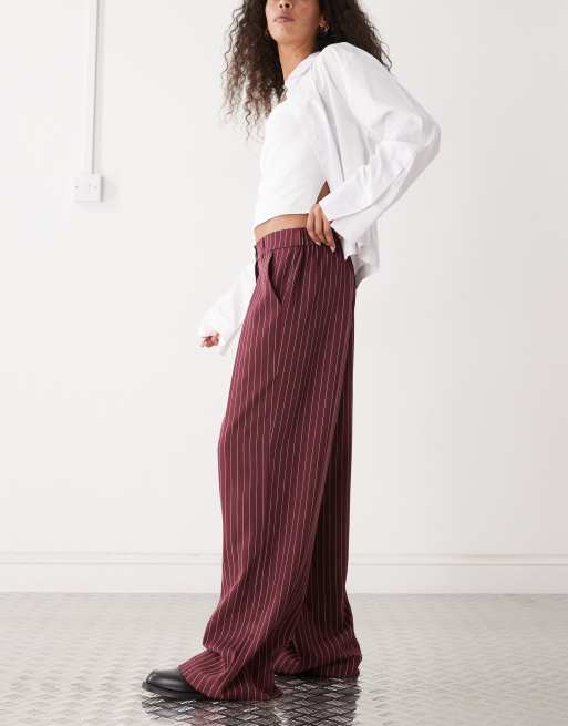 Reclaimed Vintage – Vinröda, kritstrecksrandiga, figursydda baggy jeans, 3 av 5