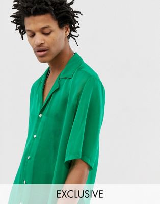 Reclaimed Vintage – Vintageinspirerad grön skjorta i lätt skirt tyg med platt krage