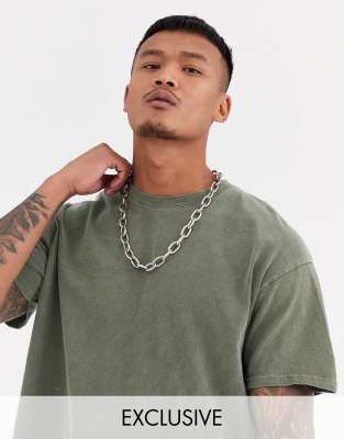 Reclaimed Vintage – Vintageinspirerad, khakifärgad t-shirt med overdye i oversize-modell