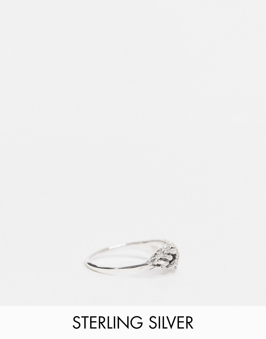 Reclaimed Vintage – Vintageinspirerad ring i äkta silver med ving- och klodesign