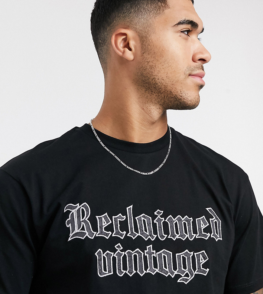 Reclaimed Vintage – Vintageinspirerad, svart t-shirt i oversize-modell med logga