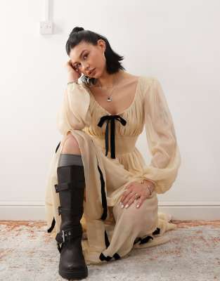Reclaimed Vintage - Vinter - Maxikjole med lange ærmer i boho-stil