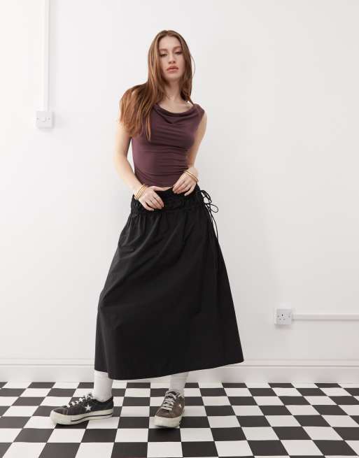 Reclaimed Vintage - Volle midirok van popeline met gestrikte zijkanten in zwart