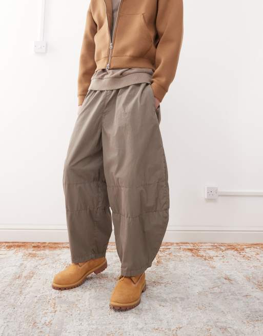 Reclaimed Vintage – Weit geschnittene Barrel Leg Cargohose in Khaki, 5 von 5