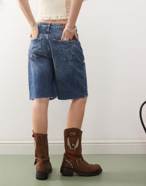 Reclaimed Vintage – Weite Jeansjorts in mittelblauer Waschung mit niedrigem Bund, 4 von 4