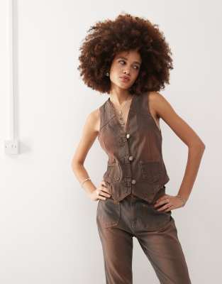 Reclaimed Vintage western denim waistcoat in washed brown φωτογραφία