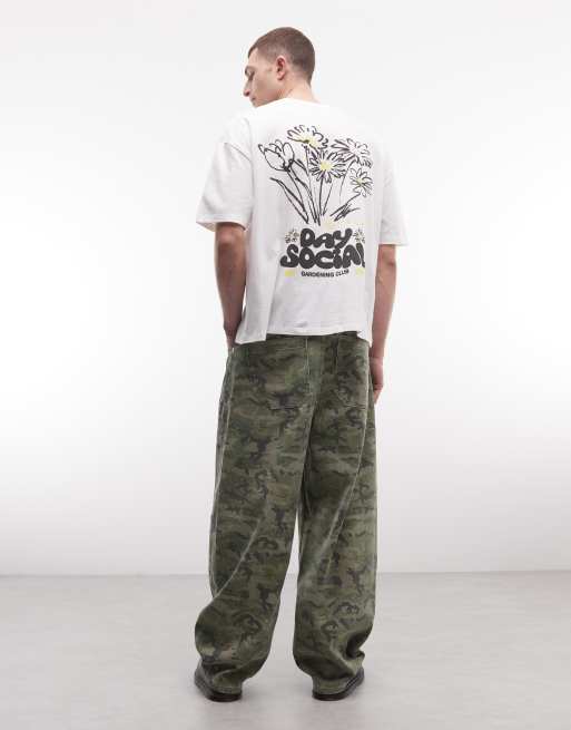 Reclaimed Vintage wide leg baggy jeans in camo print, 2 of 5