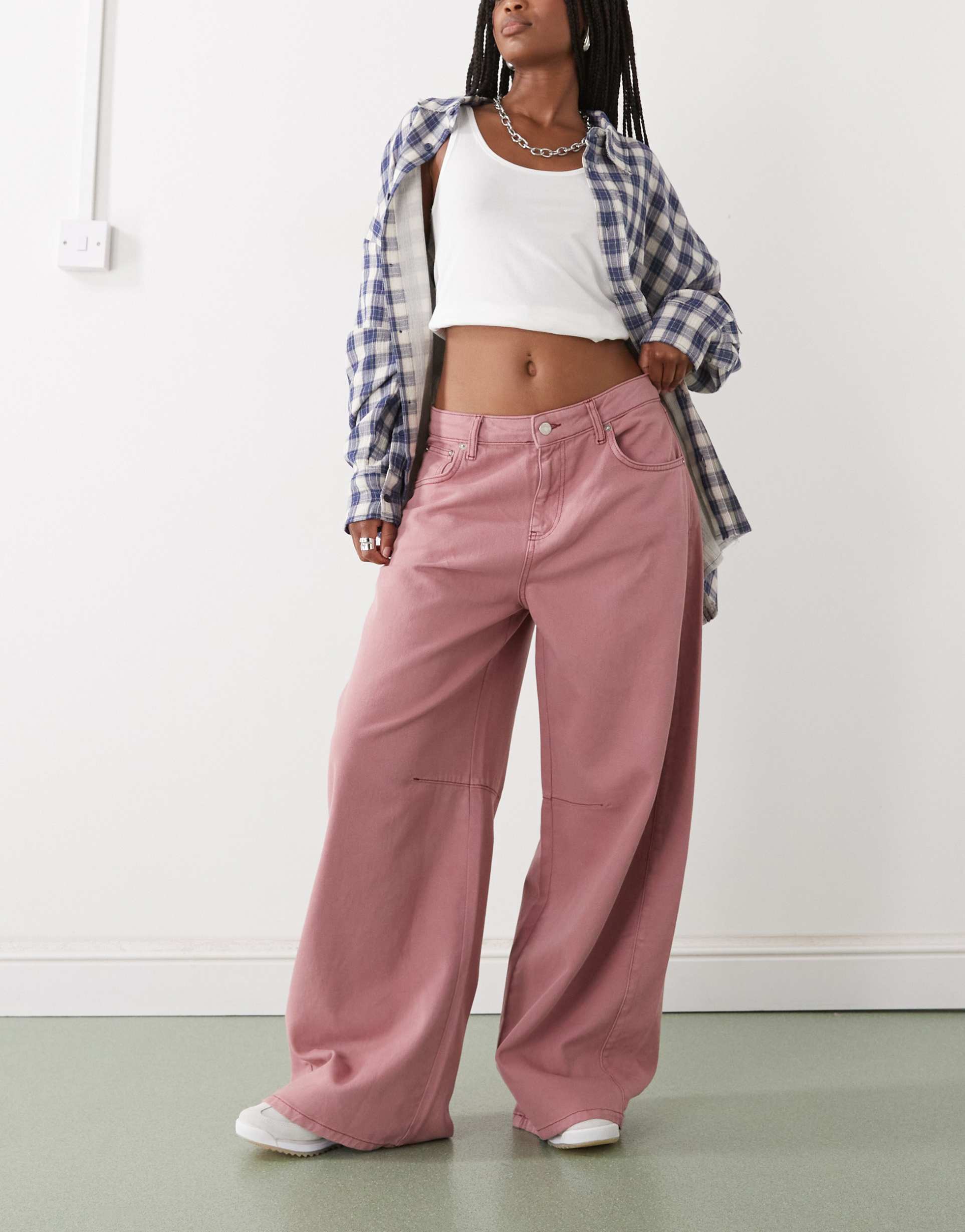 reclaimed vintage wide leg barrel jeans in raspberry pink wash