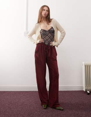 wide leg ribbed pants in burgundy-Red