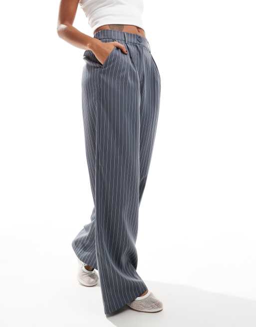 Reclaimed Vintage wide leg smart pants in charcoal pinstripe, 4 of 5