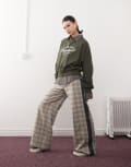 [Reclaimed Vintage] Reclaimed Vintage wide leg tailored pants with contrast panels in neutral check-Multi M MULTI