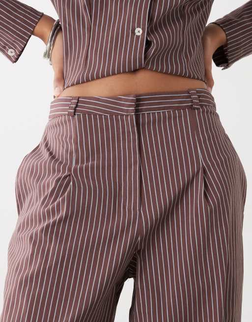 Reclaimed Vintage wide leg trouser in brown pinstripe, 2 of 5