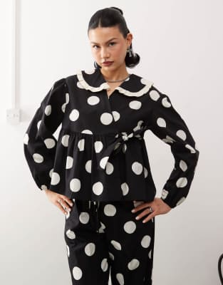 wraparound blouse with collar in polka dot print-Multi