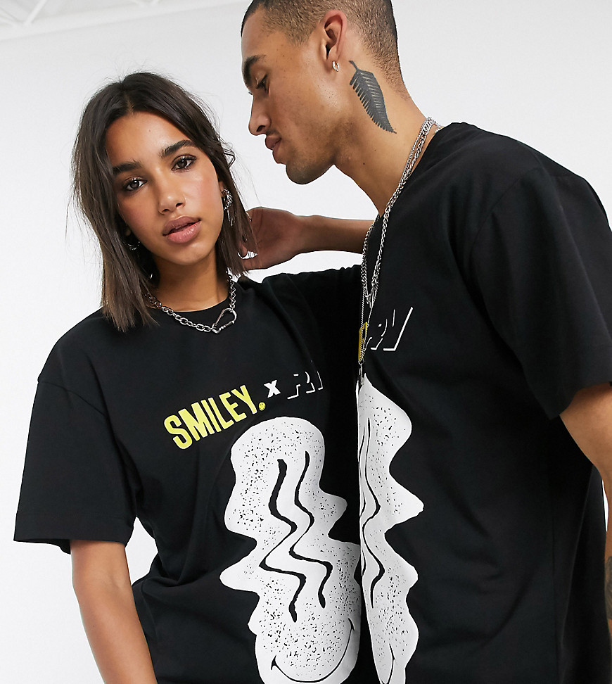 Reclaimed Vintage x Smiley unisex oversized t-shirt in black