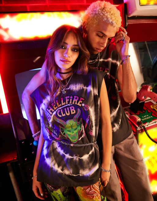 Reclaimed Vintage x Stranger Things – Podkoszulek unisex z nadrukiem Hellfire Club
