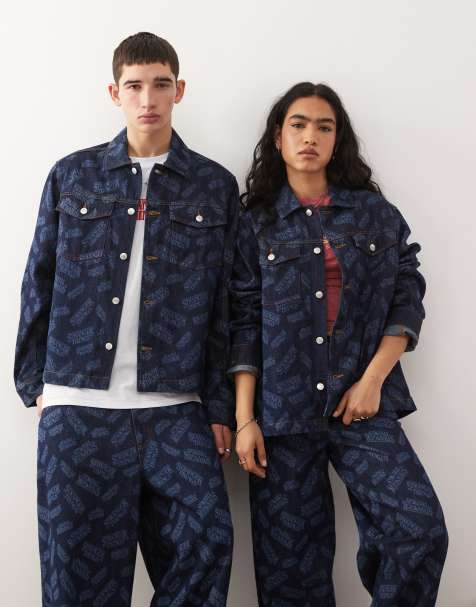 Reclaimed Vintage x Stranger Things - Unisex - Mellemblå denimjakke med logo-laserprint - view 1