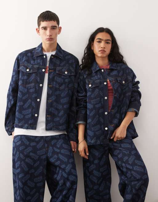 Reclaimed Vintage x Stranger Things - Veste en jean unisexe à imprimé logos au laser - Bleu moyen