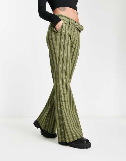 Reclaimed Vintage - Y2K flare-broek van bengaline met ceintuur en krijtstreep in khaki