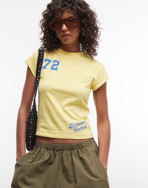 Reclaimed Vintage – Żółty T-shirt z niebieskim nadrukiem w uczelnianym stylu, część zestawu - view 1