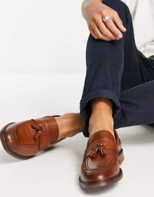 Red Tape – Bruna loafers i läder med tofs