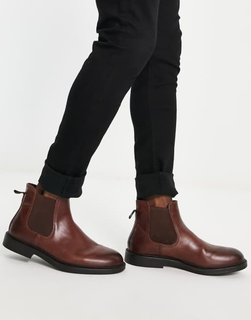 Red Tape – Bruna, minimalistiska ankelboots i chelsea-stil av läder