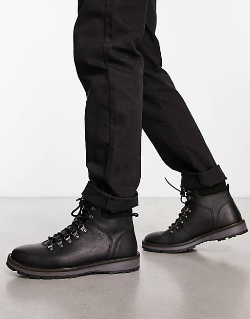 Red Tape faux fur lined outdoors boots in black leather | ASOS