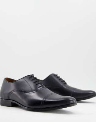 Red Tape - Leren Oxford schoenen met veters in zwart | ASOS