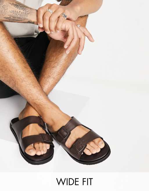 Red Tape - Slipper sandalen met dubbele gespbandjes en brede pasvorm van bruin leer