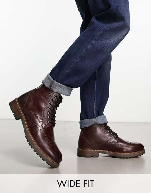 Red Tape - Stivali brogue stringati a pianta larga in pelle bordeaux