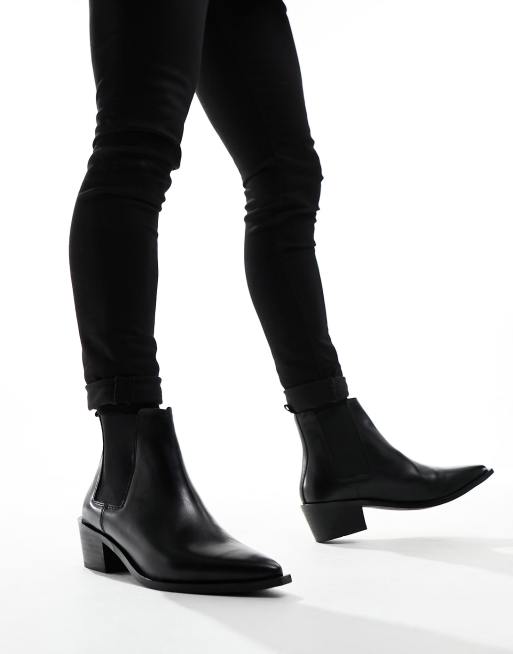 Red Tape – Svarta chelseaboots i läder och cowboystil med klackar