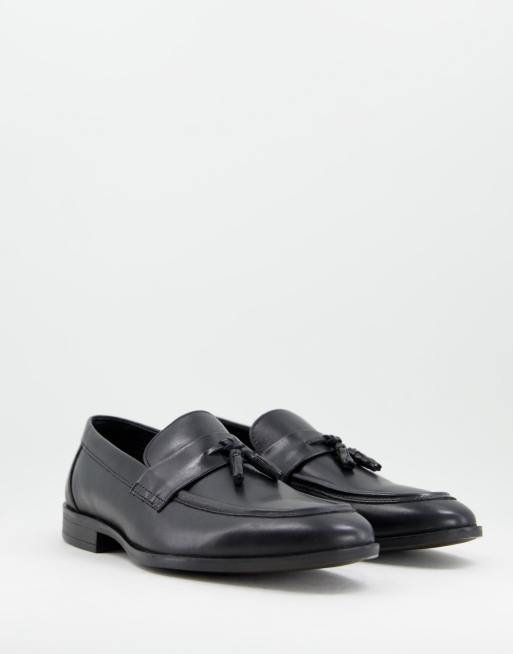 Red Tape – Svarta loafers i läder med tofsar