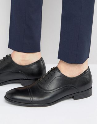 Red Tape Toe Cap Oxford Shoes In Black 