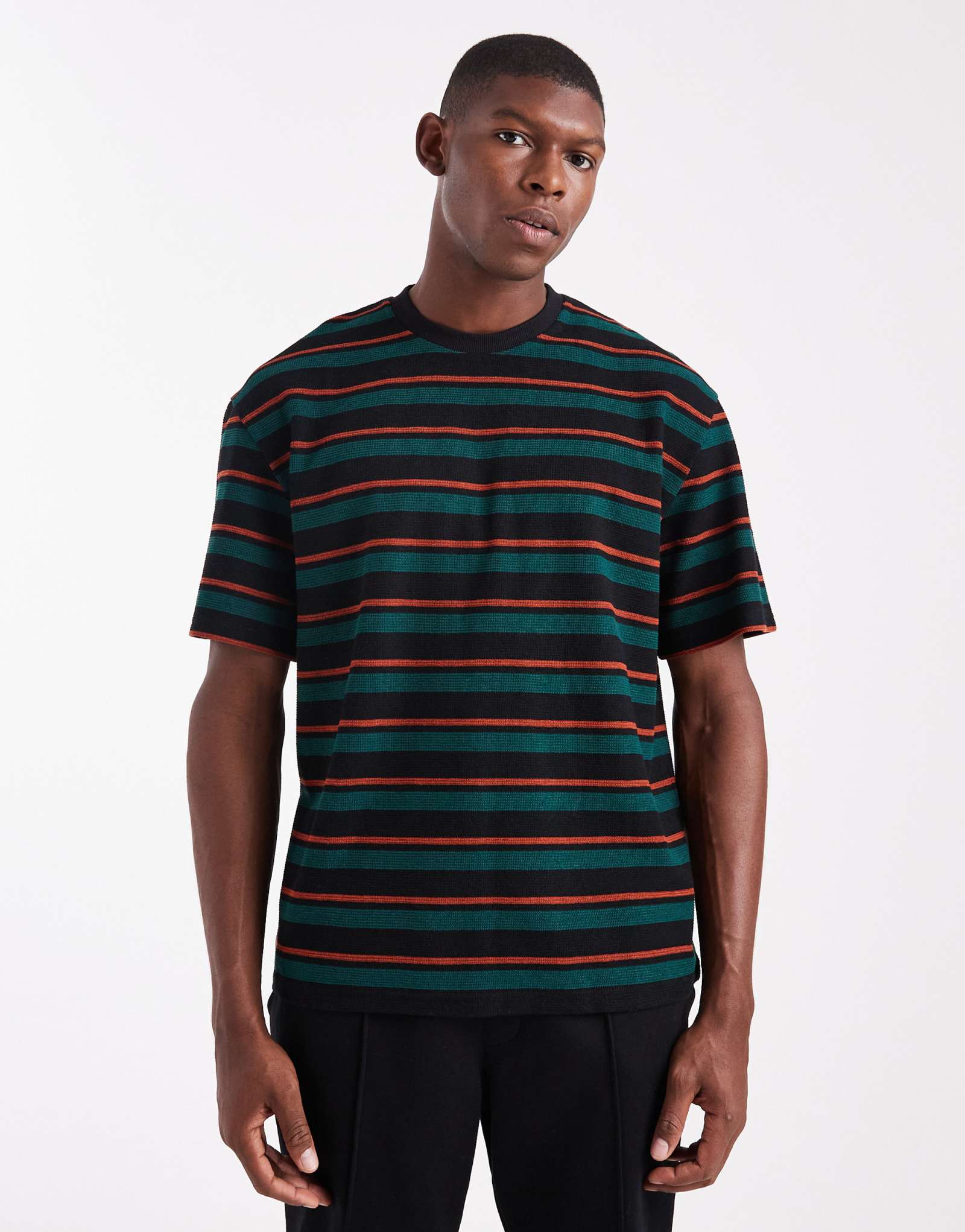 Черная с зеленым футболка в полоску Rebel в стиле ретро в черно-зеленую полоску