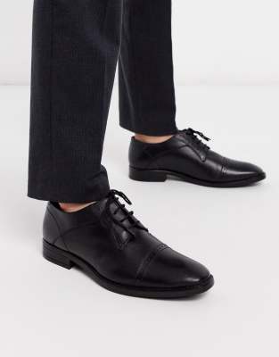 toe cap derby shoes