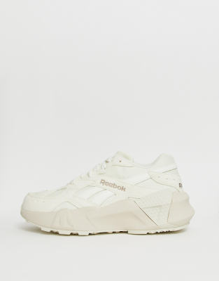 reebok aztrek double trainers in chalk
