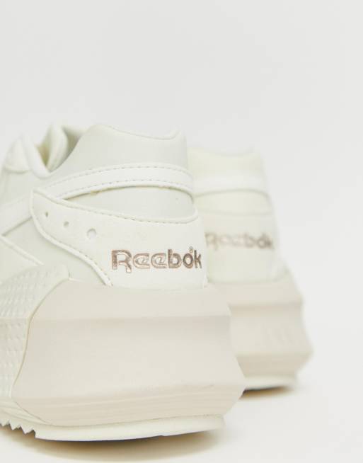 Asos store reebok aztrek