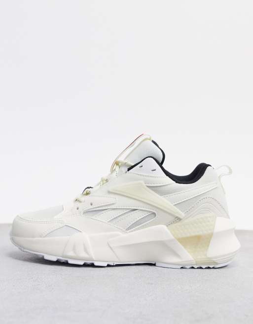 Reebok – Aztrek Double – Vita och kritvita träningsskor