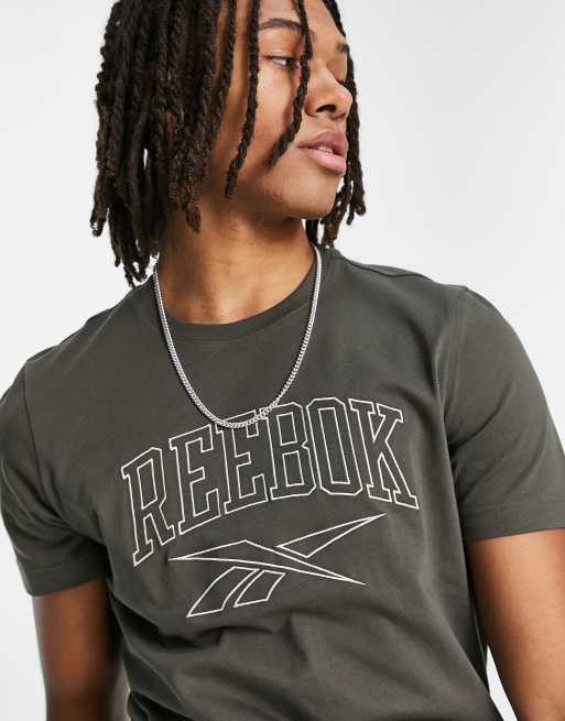 Reebok – Brun t-shirt i vintagestil med konturerad logga – Endast hos ASOS