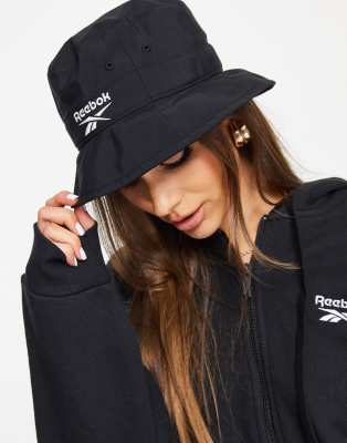 Reebok - bucket hat met logo in zwart