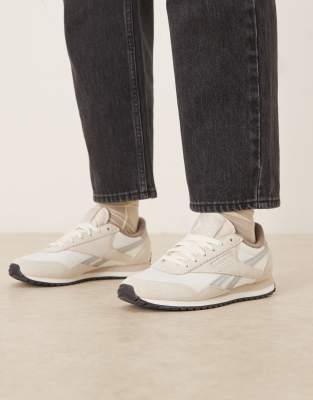 Reebok Classic Az Sneaker In White