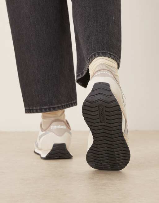 Reebok Classic AZ sneaker in white and gray, 3 of 5