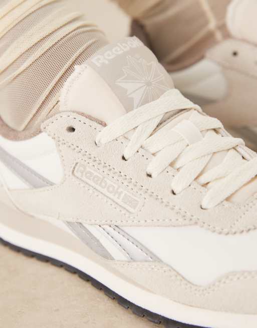 Reebok Classic AZ sneaker in white and gray, 4 of 5