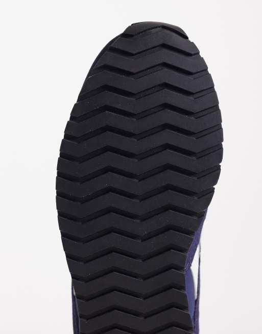 Reebok Classic AZ sneakers in navy and white, 4 of 5