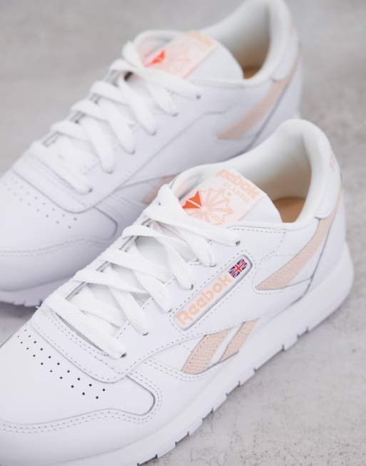 Reebok - Classic Baskets en cuir et beige | ASOS