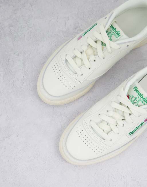 laringe admirar sobre Reebok Classic Club C Vintage sneakers in chalk | ASOS