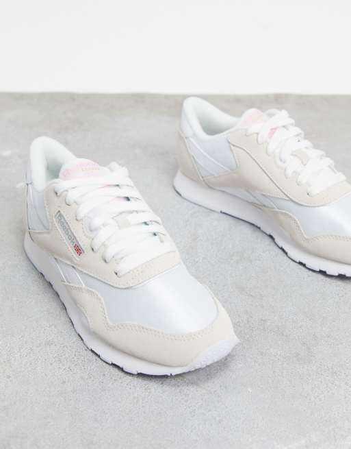 Reebok – Classic – Gråvita sneakers i nylon, 4 av 4