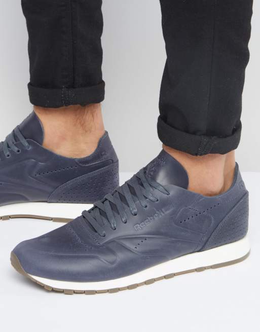 Reebok Leather Clean Trainers In Navy BD1751 | ASOS